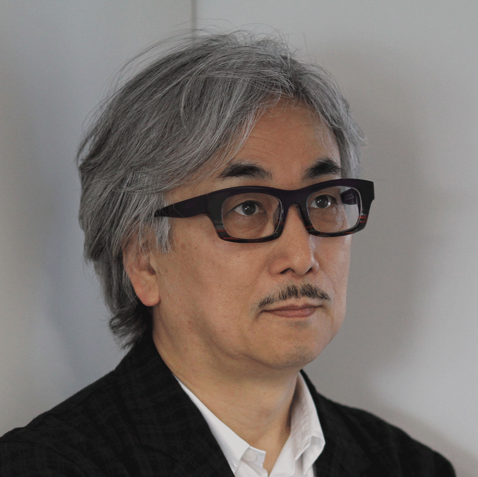桐山 登士樹