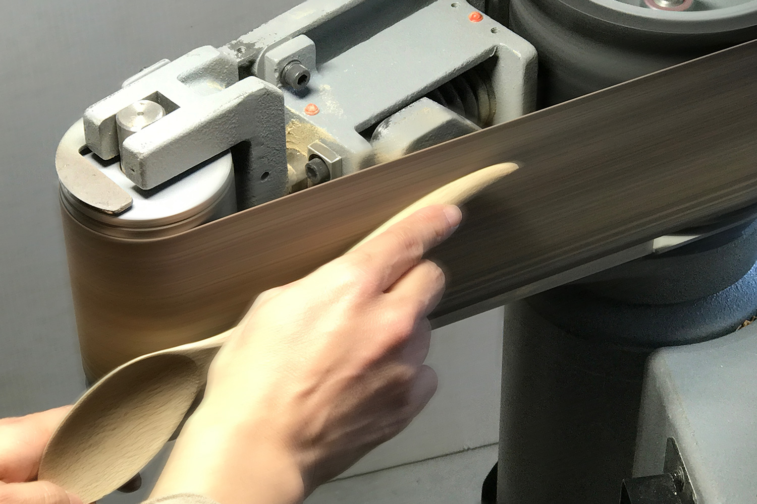ベルトサンダーでの加工