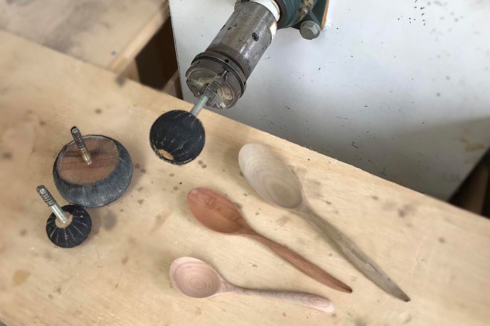工具とスプーン