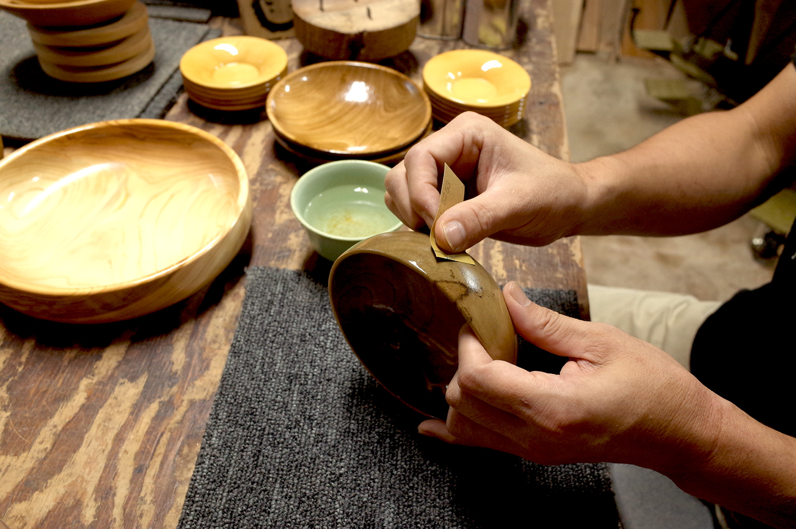 水研ぎ作業の様子